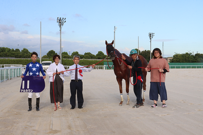 澤田騎手_スポーツ報知杯 第4回 ベイスプリント(口取り).png