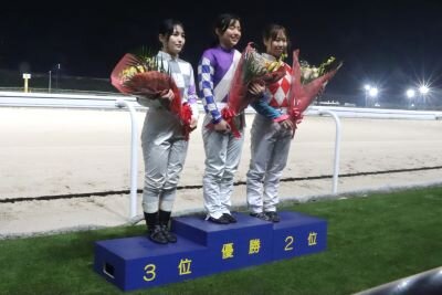 表彰式記念撮影 HP.JPG